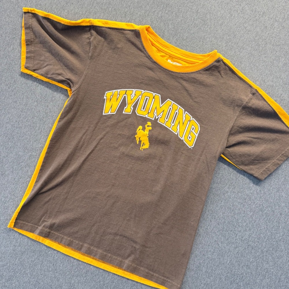 ProEdge Wyoming Cowboys Kids T-Shirt Brown Yellow Size 8/10 NCAA Steamboat Logo